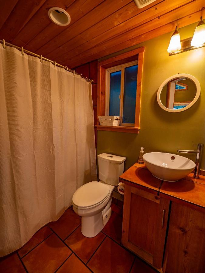 Surfs Inn Rainforest Cottages Ucluelet Luaran gambar