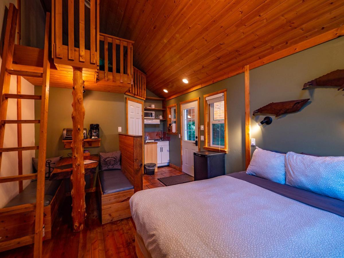 Surfs Inn Rainforest Cottages Ucluelet Luaran gambar