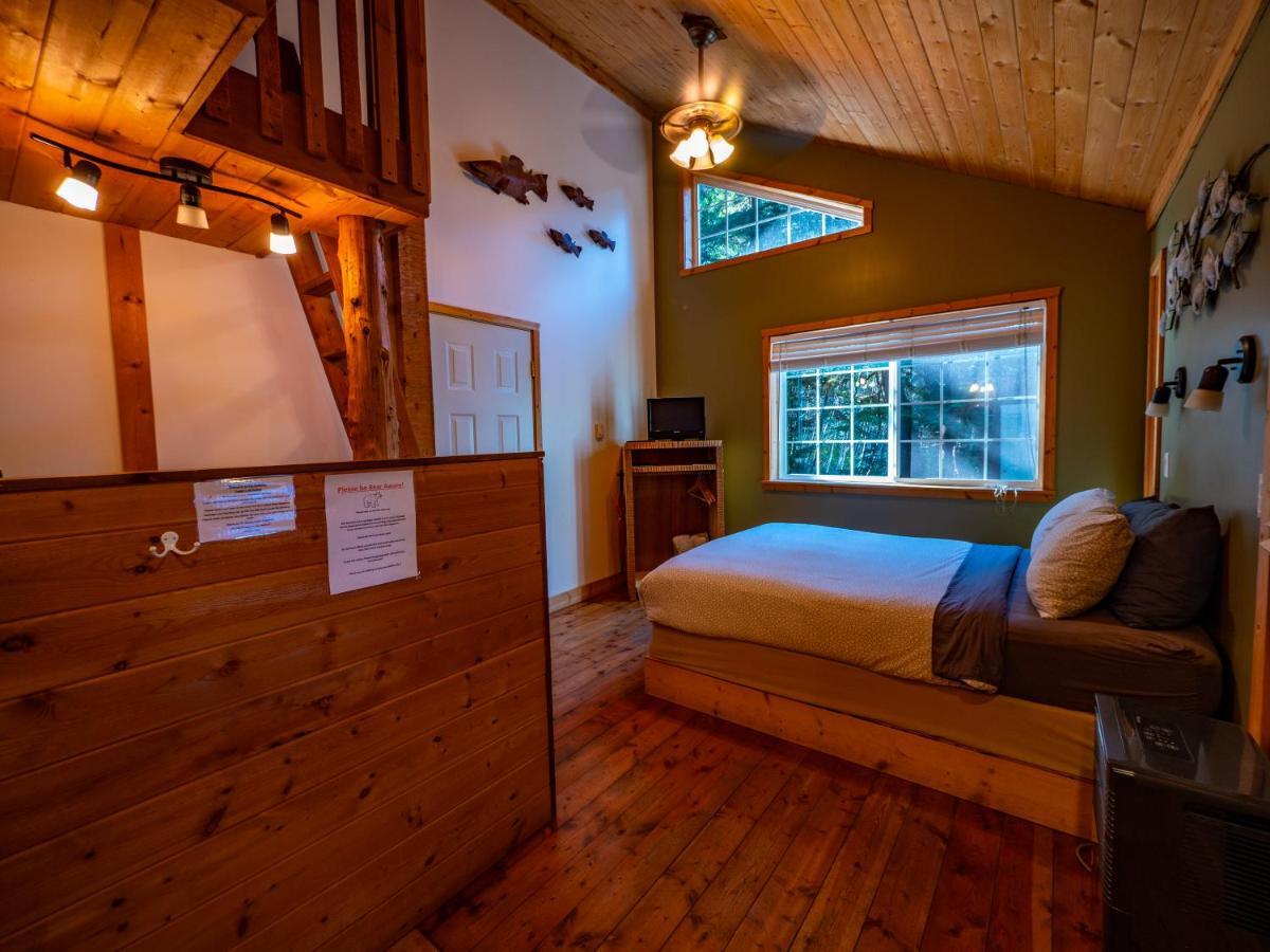 Surfs Inn Rainforest Cottages Ucluelet Luaran gambar