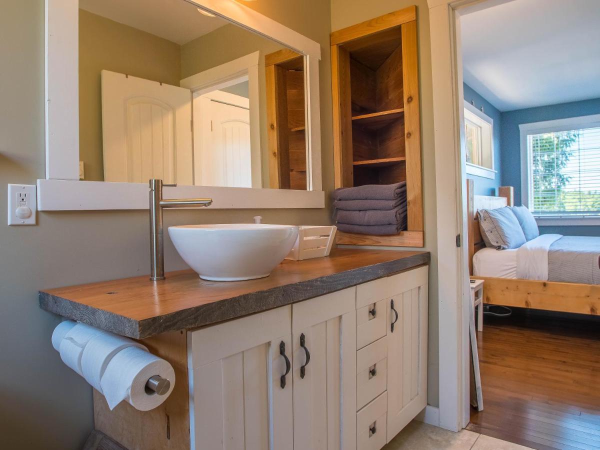 Surfs Inn Rainforest Cottages Ucluelet Luaran gambar